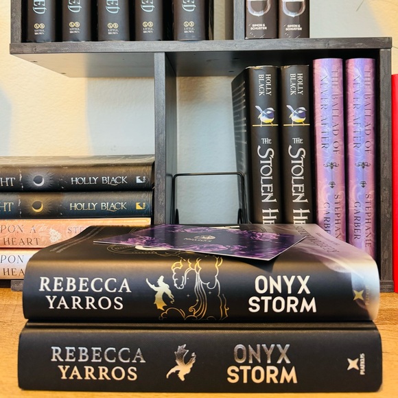 Fairyloot Exclusive Edition ONYX STORM by Rebecca Yarros